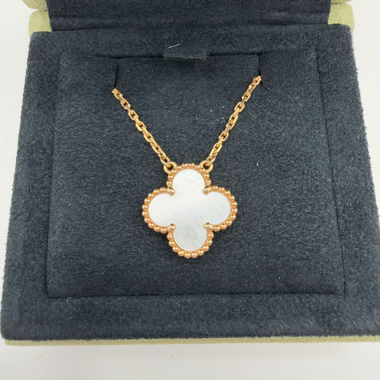 Van Cleef & Arpels Jewelry | Curated Luxury at 959 Deluxe