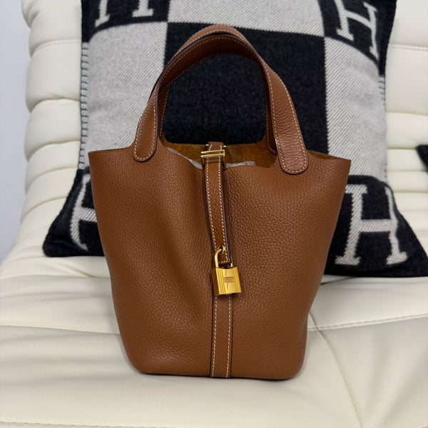 Hermes Taurillon Clemence Picotin Lock 18 PM Gold