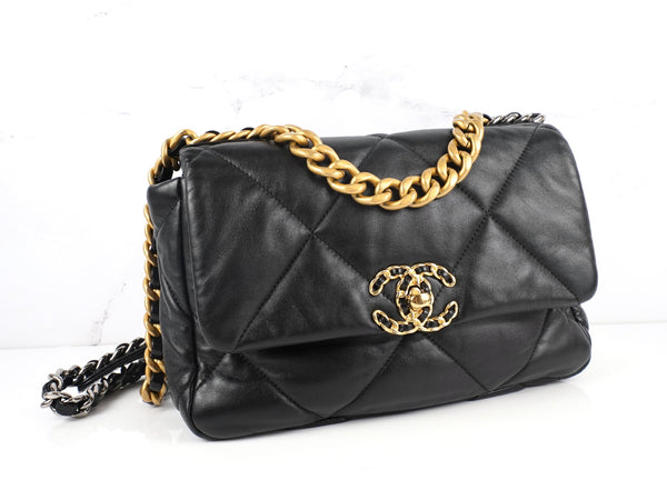 CHANEL Lambskin Quilted Medium Chanel 19 Flap Black