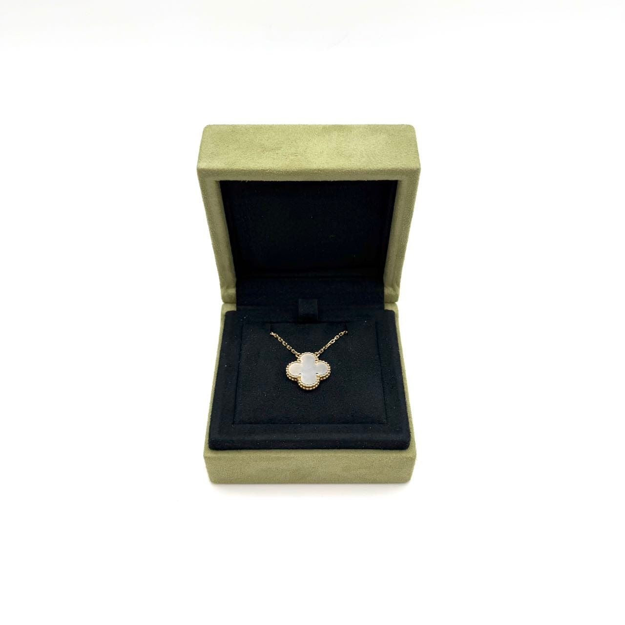 Van Cleef & Arpels Jewelry | Curated Luxury at 959 Deluxe