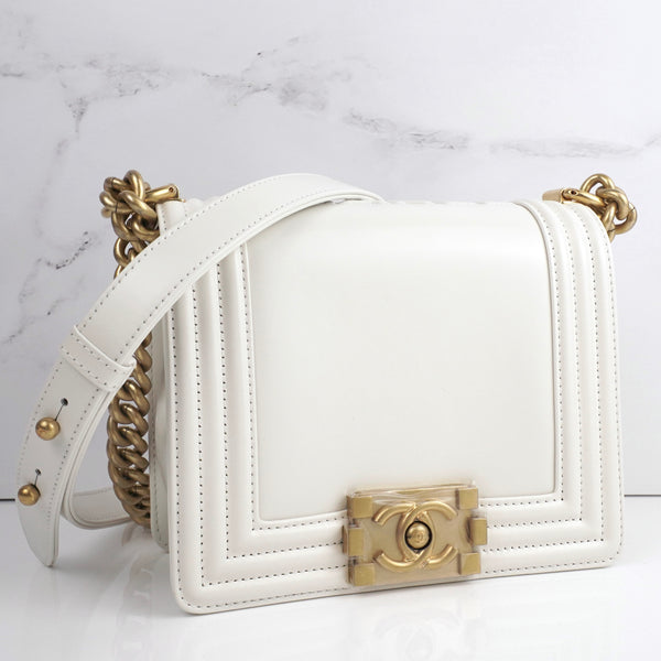 CHANEL
Mini Boy Flap White