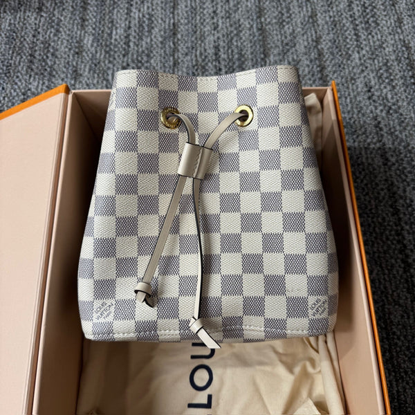 LOUIS VUITTON Damier Azur Braided Neonoe BB Pink